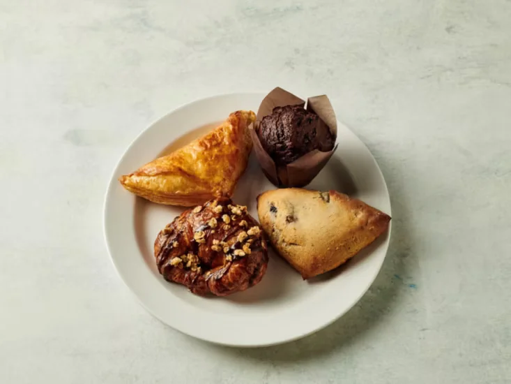 holiday-inn-hotel-and-suites-cary-7837666976-4x3-1 (1)